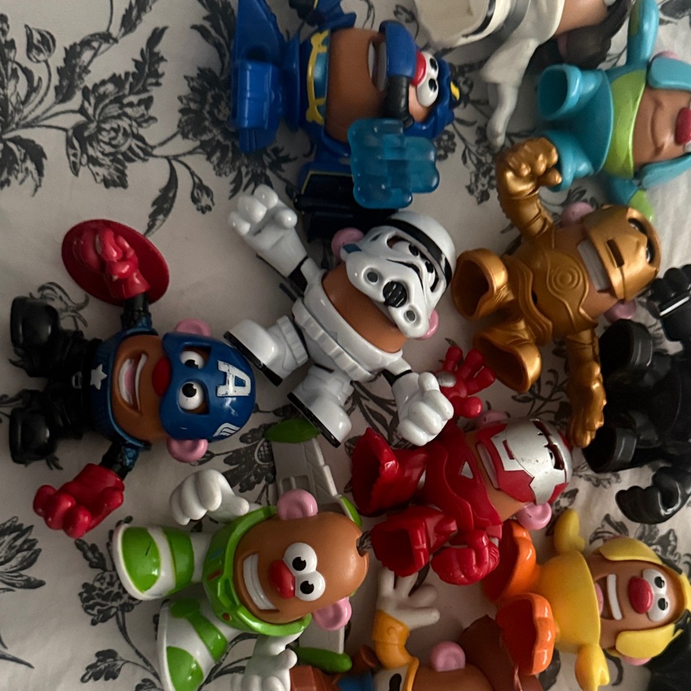 Star Wars and Marvel Toy Set Mr. Potato Head - Picture 3 of 6